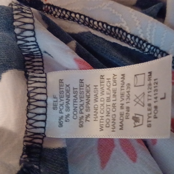 💙🏍SJS Floral Blouse with Sheer Black Yoke - Picture 7 of 9